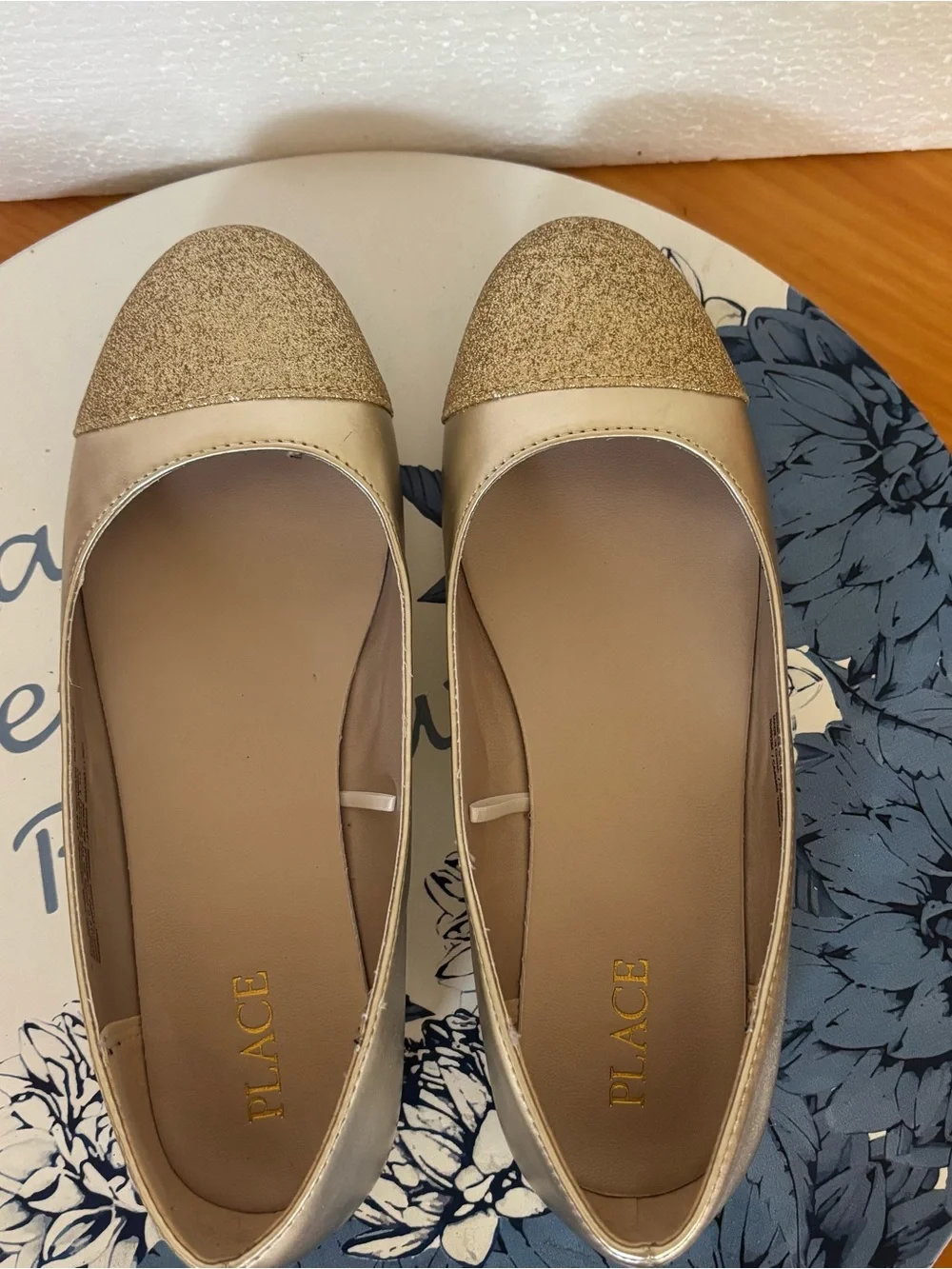 The Children’s Place Gold Glitter Ballet Flats Girls 4
